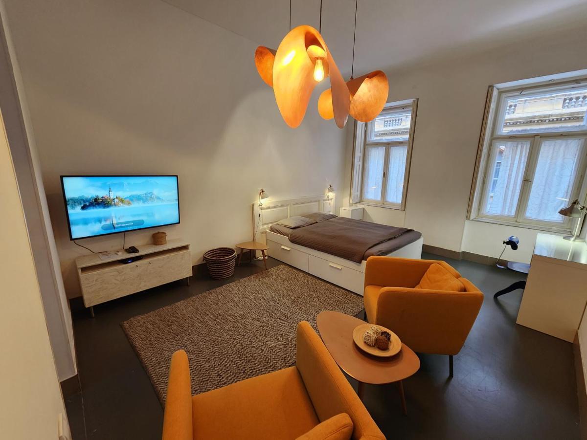 Stylish Holiday Art Apartment - Wifi & Great Location Budapest Exterior photo